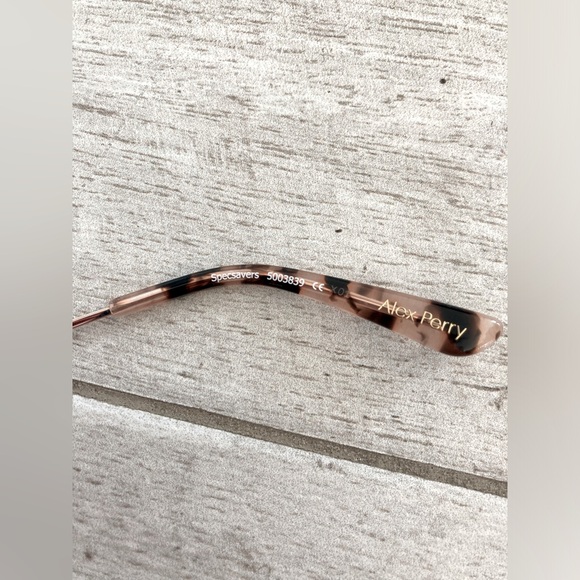 Alex Perry Aviator Rose-Gold Sunglasses - Picture 9 of 11